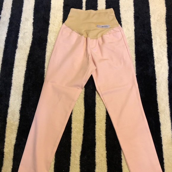NWT Rose Gold Maternity Pixie Pants - Picture 2 of 5